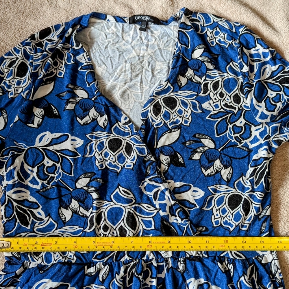 George brand, Med ladies dress w/pockets!! Cute blue with flower details - Picture 12 of 17